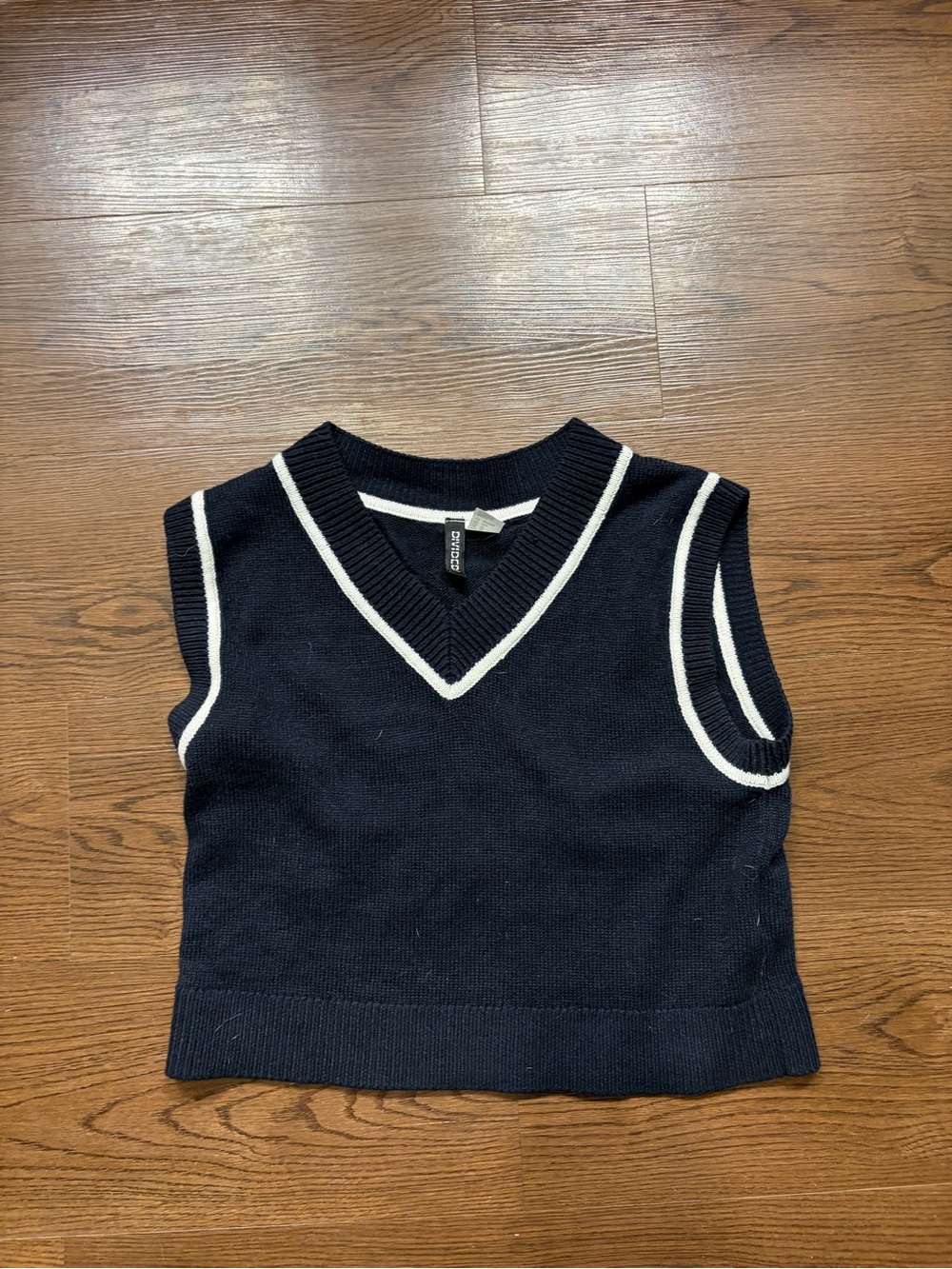 Sleeveless V-Neck Knit Vest - Navy with White Trim